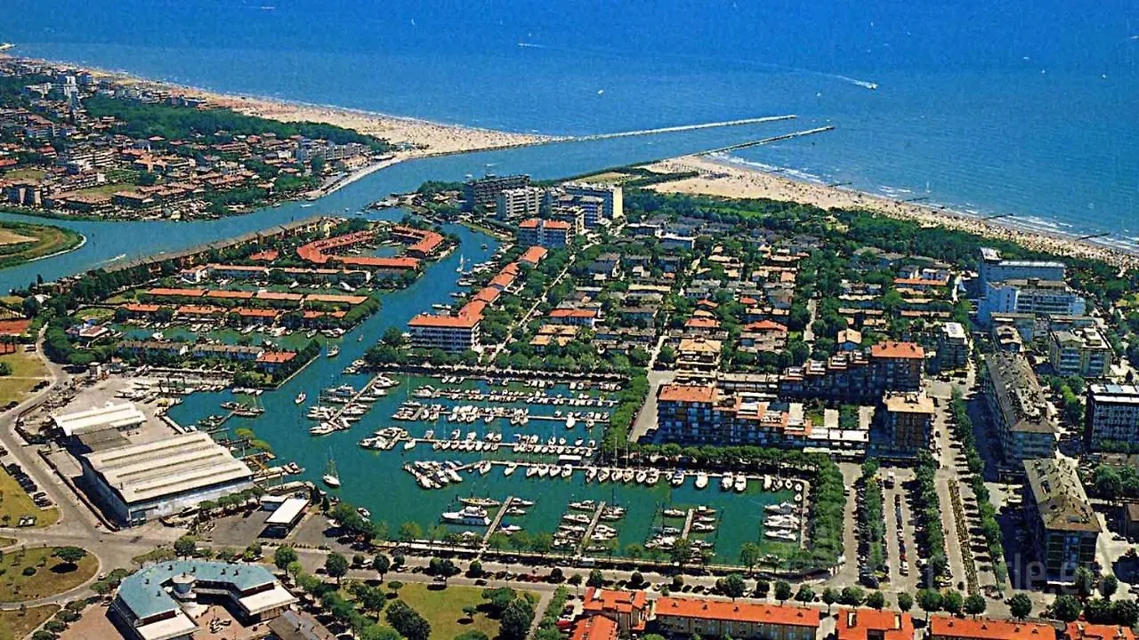 Apartment With Pool And Sea View By Beahost Rentals Porto Santa Margherita di Caorle