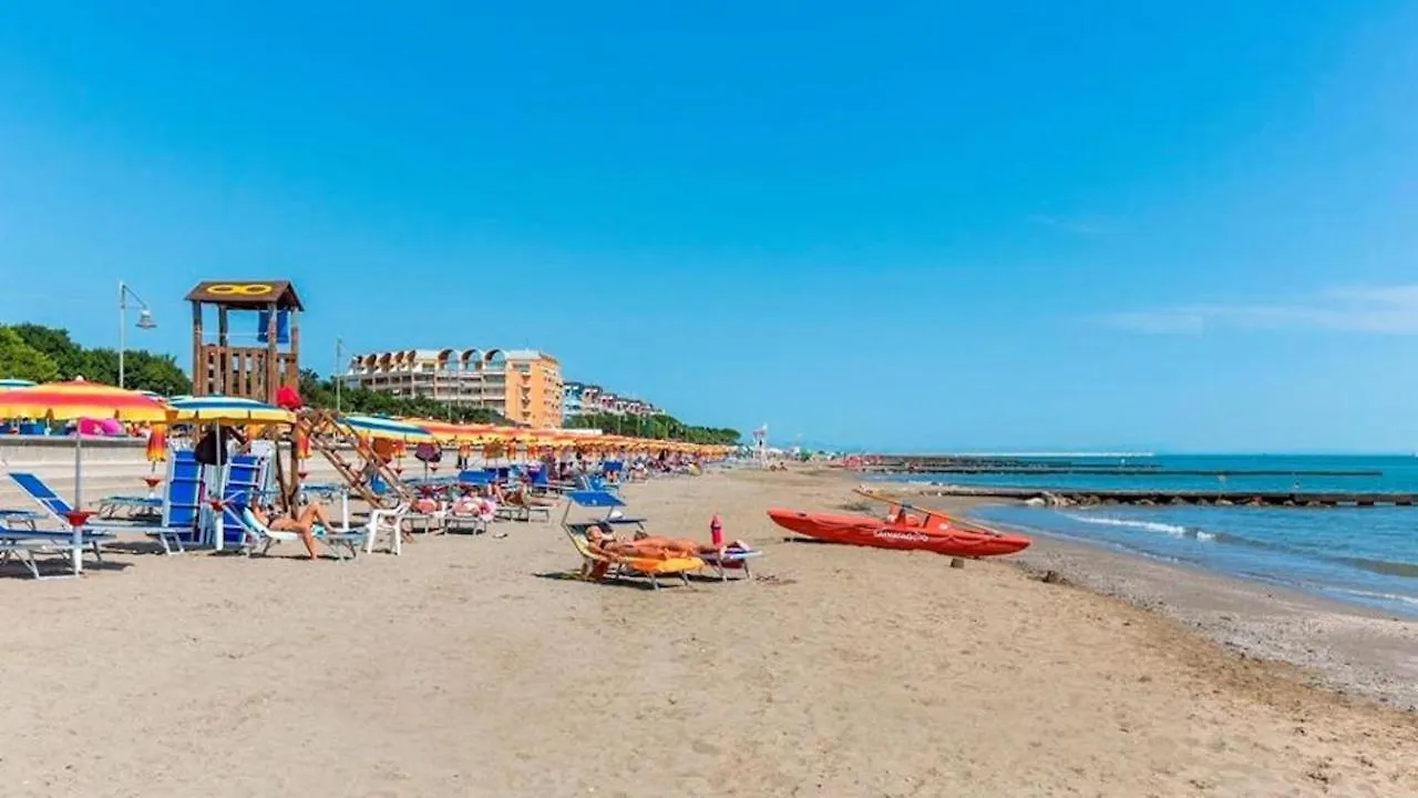 Apartment With Pool And Sea View By Beahost Rentals Porto Santa Margherita di Caorle